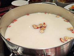 -尚尚仙·酸汤猪手·猪肚鸡火锅(华联万柳购物中心店)