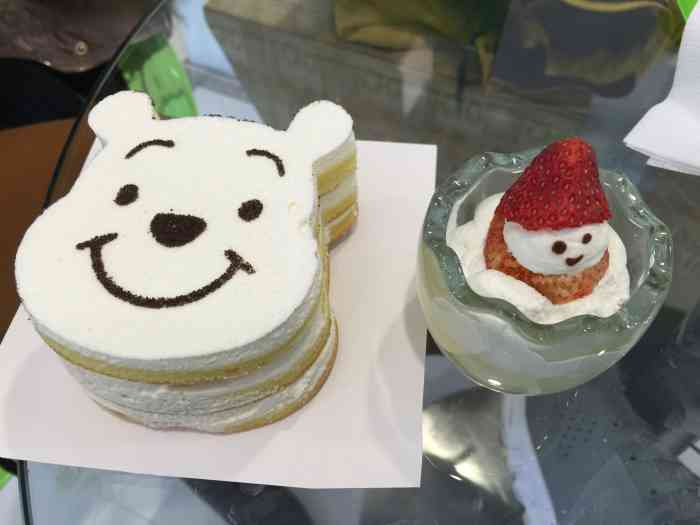 乔治派克-"之前买过饮品,觉得非常一般,蛋糕类也没有.