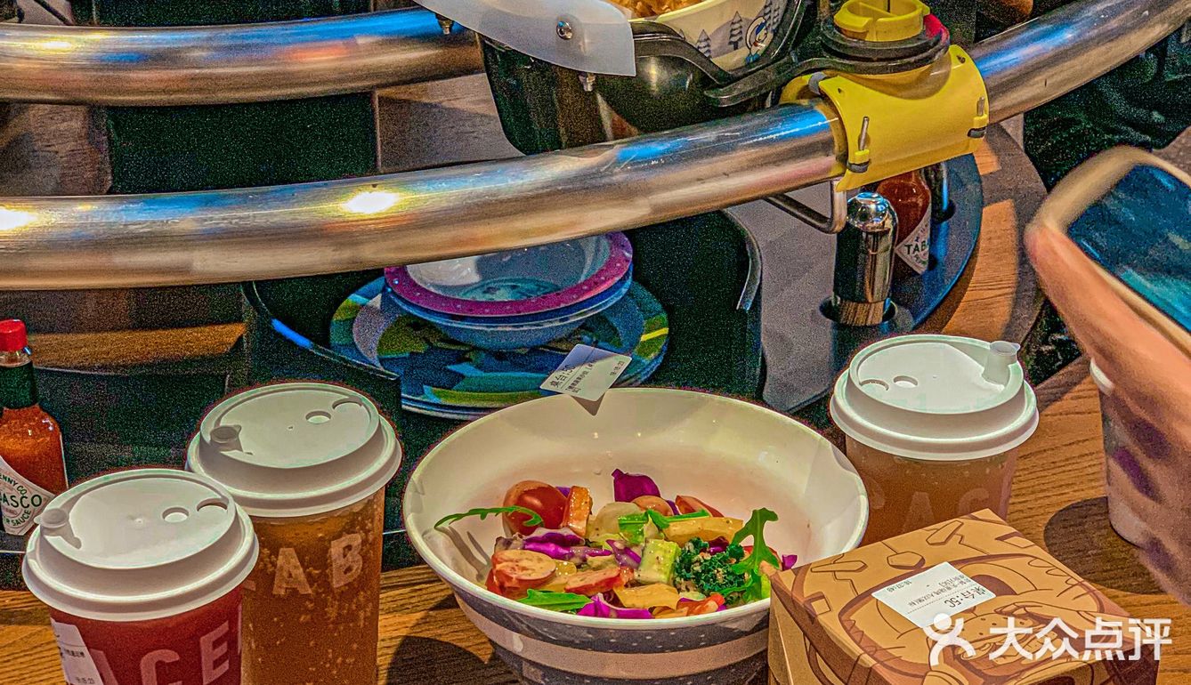 满满科技感｜打卡酷炫网红失重餐厅