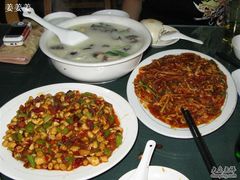 宫爆鸡丁鱼香肉丝和全家福-春江饭店(共青团路总店)