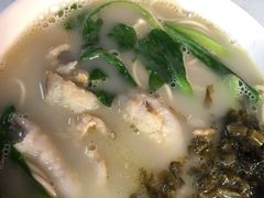 小胃口黄鱼面-明呈黄鱼面馆(斜土路店)