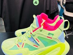 -迪卡侬(西三旗店)