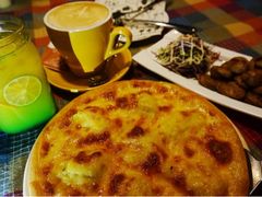 榴莲pizza-84那年咖啡馆(李沧万达店)