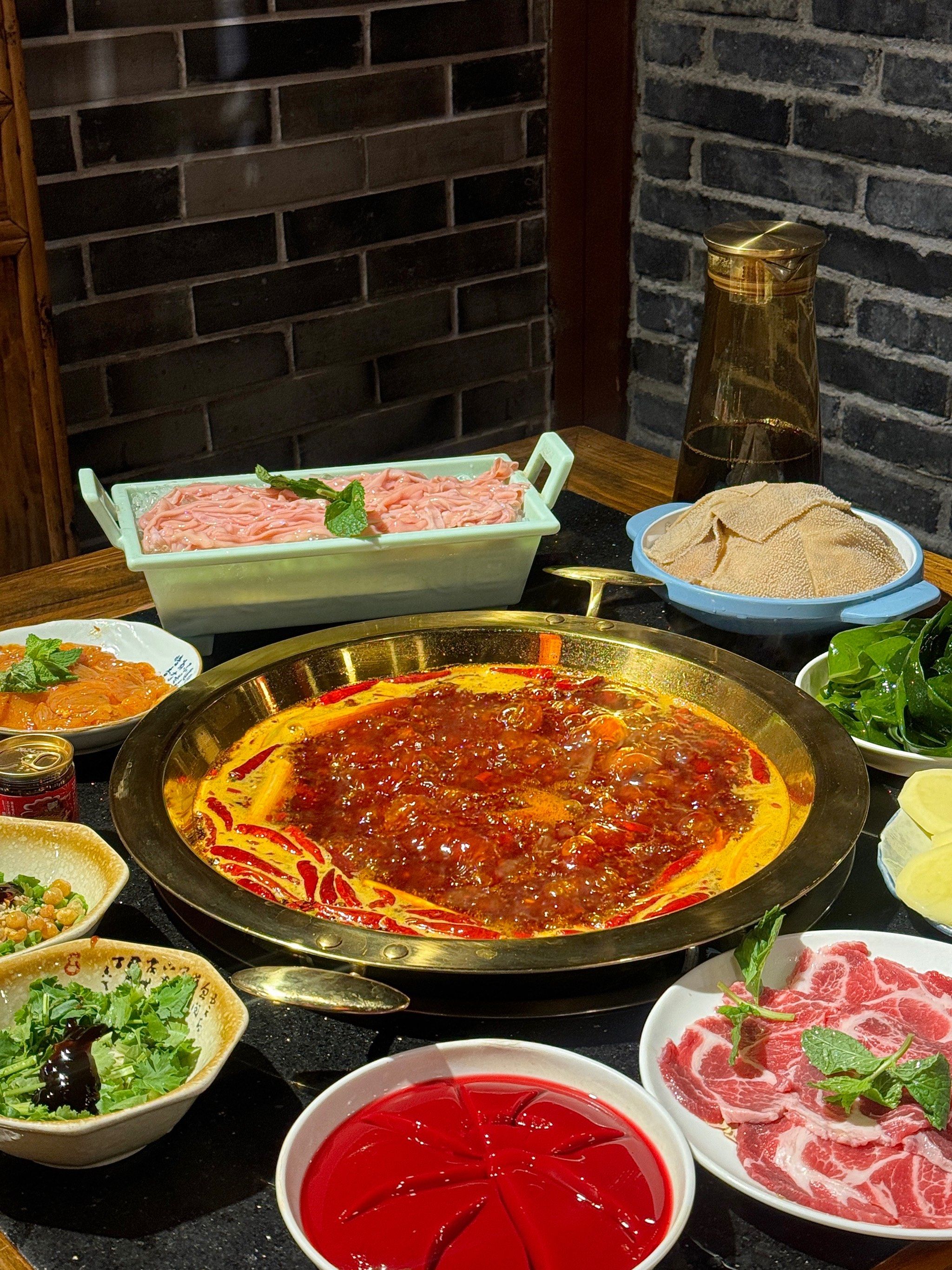 成都火锅,味蕾的狂欢.