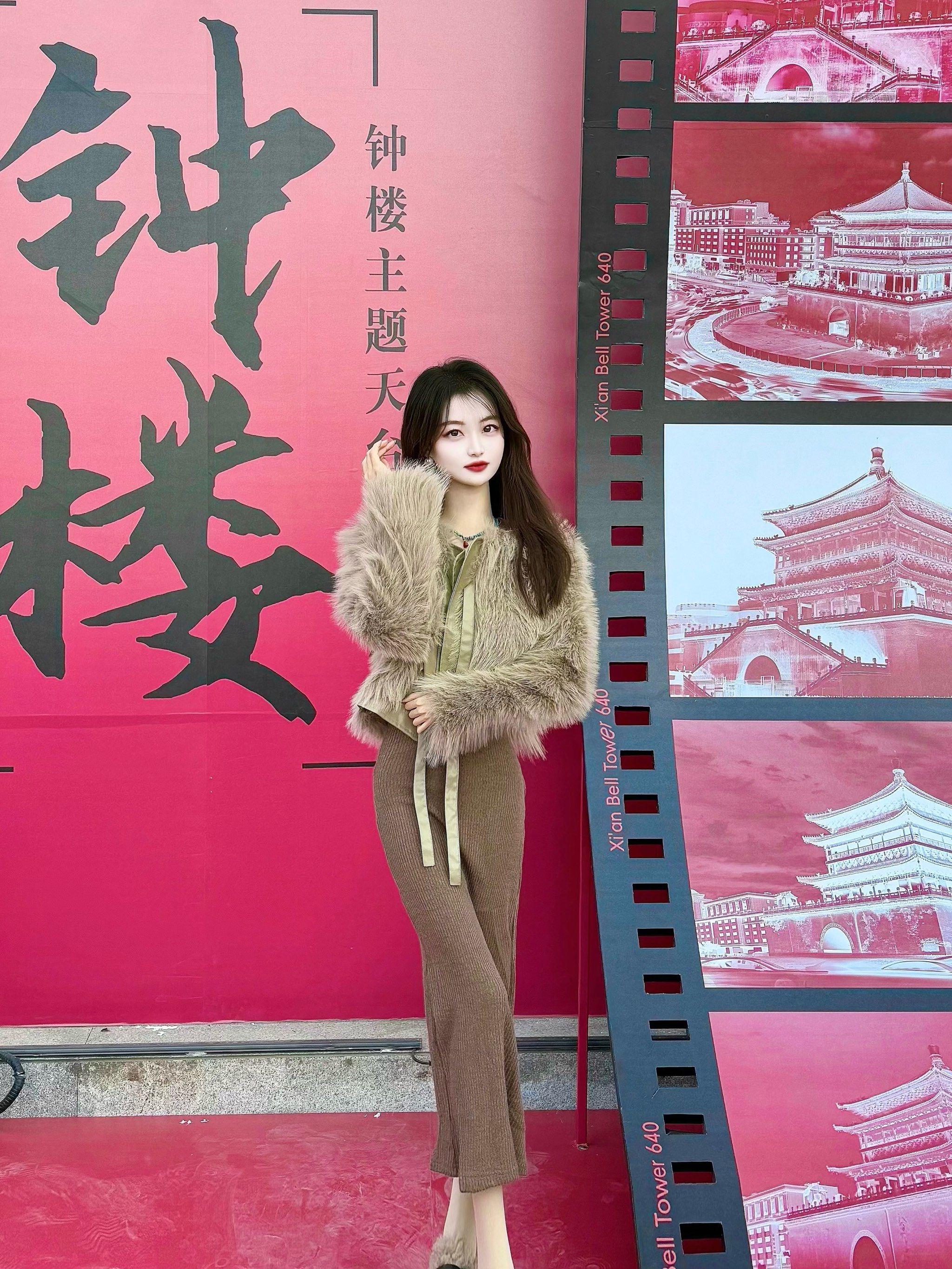 来打卡镜头下的钟楼啦 📷 敲美的