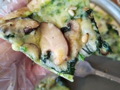 松仁菠菜蘑菇芝士飞饼-FUNFUN有饭花园聚会餐厅