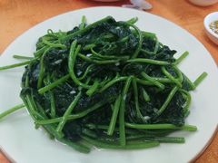 蒜蓉炒番薯叶-辉记潮汕海鲜砂锅粥(市桥店)