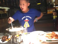 哇！这火锅好烫啊！-星伦多 自助料理(圆融店)