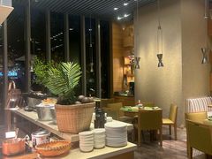 -两咖啡自助餐厅(静安香格里拉酒店)