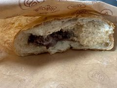 红豆奶油面包-巴黎贝甜(熙悦汇店)