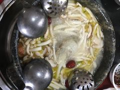 石锅松茸鸡-南渝食府.石锅鸡(尚城花园店)