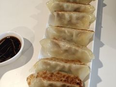 煎饺子-老二小厨 中国粤菜及川菜