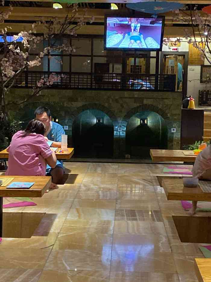 每次回抚顺都要去这家青瓦台洗个澡环境很好很干净人也不会很多特别