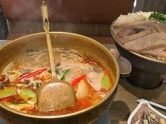 -毛肚向右·川渝毛肚王(经开永旺店)