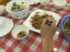 鱼香肉丝-鲁班小馆(政四街店)