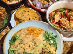 -爆炸头阿姨小四川正宗川味小吃(无任何分店)