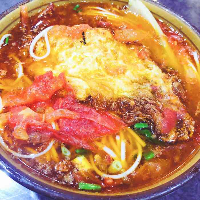 华兴街煎蛋面-"传说中好吃的不得了的面馆,出现在各种面食.