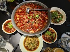 -麻六记(凤凰汇店)