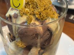 -Chom Cafe and Restaurant