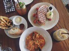 -ROAST coffee & eatery