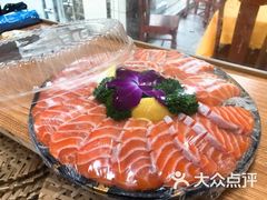 三文鱼腩-官塘陈记鱼生·潮汕砂锅粥·牛肉火锅(潮枫路总店)