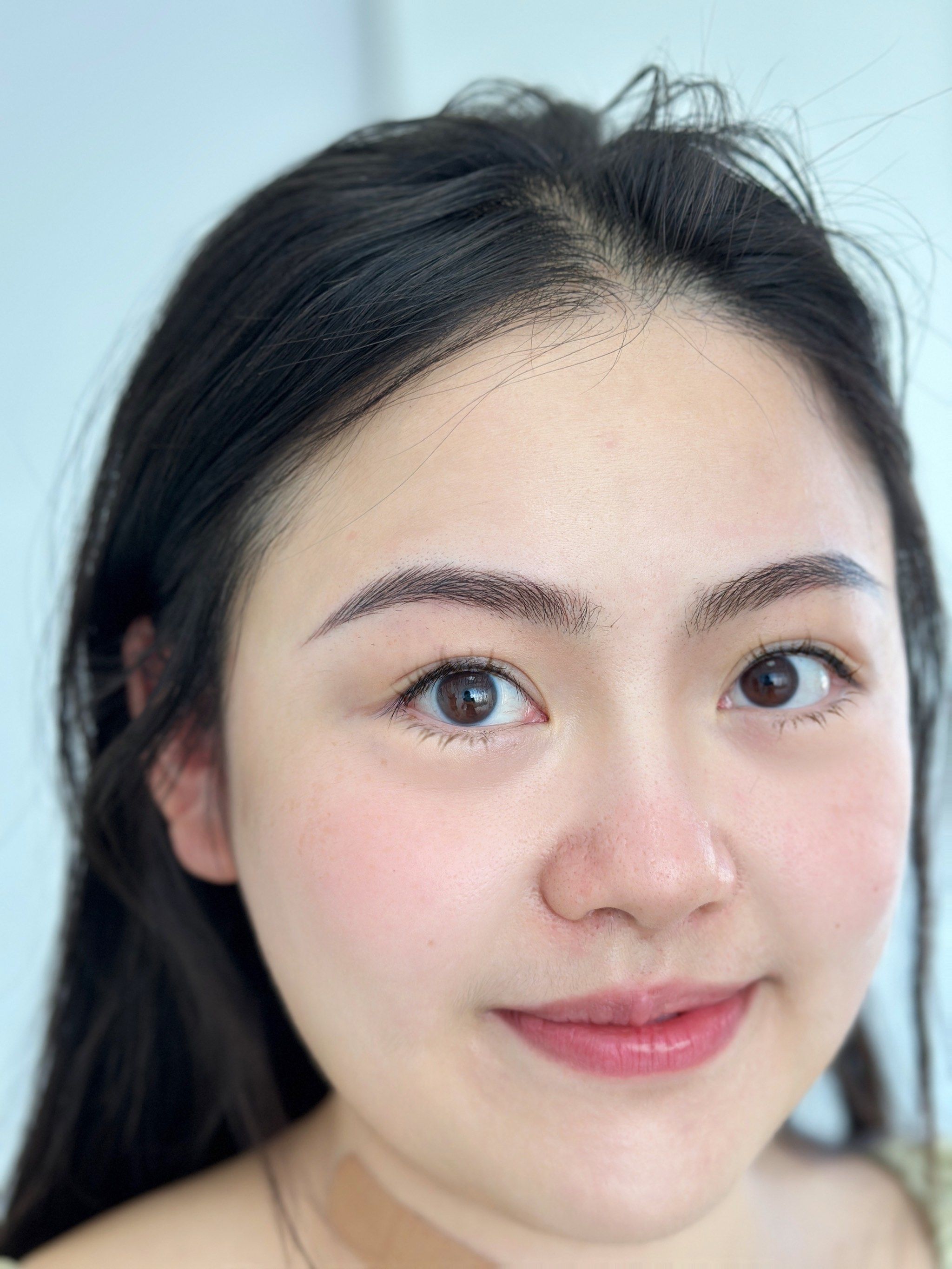 不画眉毛也能很有气质