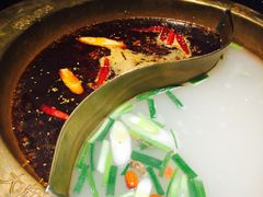 鸳鸯锅-周周有辣火锅馆(玖耀里店)
