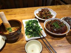 -老滇山寨•云南特色菜•地方菜•民族风情歌舞表演(金碧店)