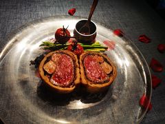 惠灵顿牛排-弦月窗LUNETTE BY AMANDA(复兴路店)