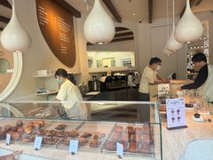 -VERIE BAKEHOUSE