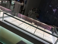 -潮宏基珠宝旗舰店(苏宁广场店)