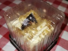 -红宝石·鲜奶小方·海派西点房(南丹店)