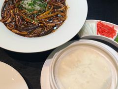 响油鳝丝配卷饼-RIVIERA 松鹤楼(外滩店)