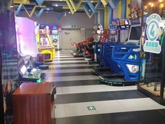 -反斗乐园π·电玩·高空拓展·蹦床(龙华天虹店)