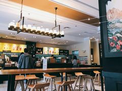 大堂-星巴克臻选(威海威高广场店)