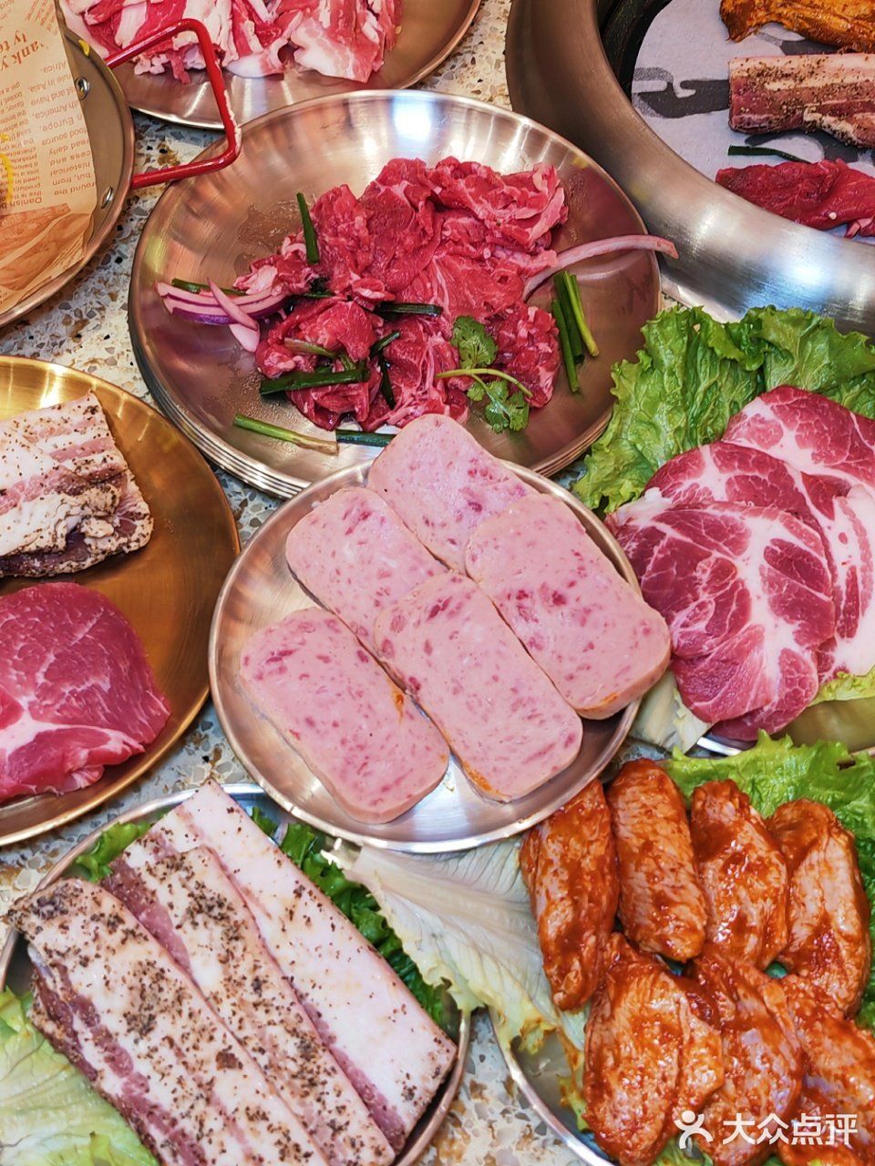 又挖掘到一家敲棒的韩式自助烤肉，成都排队王