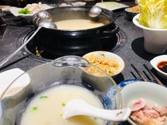 -大匠工房古船木艺术餐厅·猪肚鸡专门店(长白仙岛店)