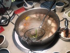 -左庭右院鲜牛肉火锅(浦江欢乐颂店)