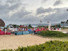 -亚龙湾希尔顿自助餐厅·海鲜·烧烤·沙滩BBQ·现场乐队