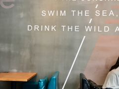 -西西弗书店&矢量咖啡(凯德晶萃广场店)