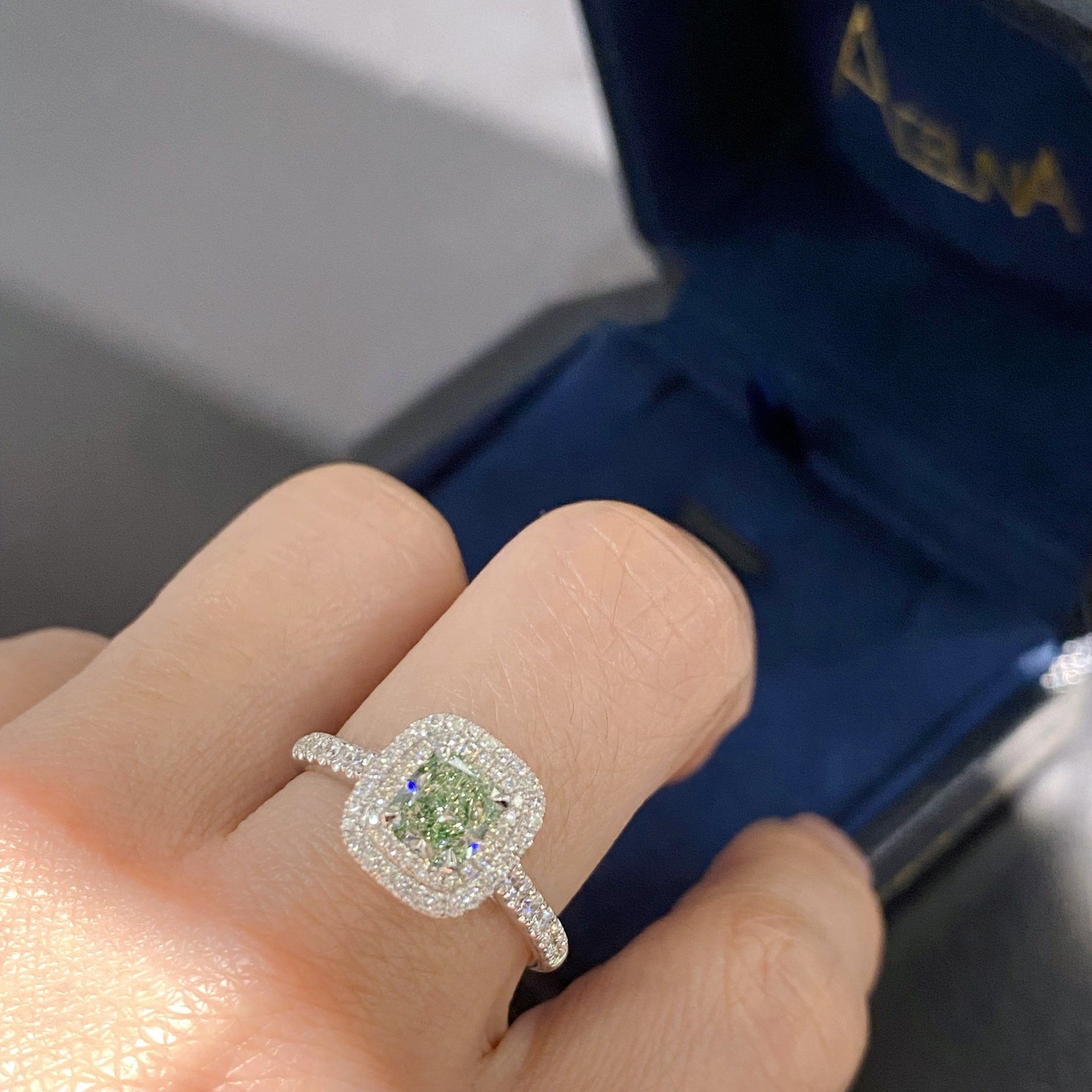 绿钻戒指 每天戴它都很美