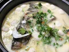 招牌鱼头煲-品渔味湖鲜馆(拈花湾店)