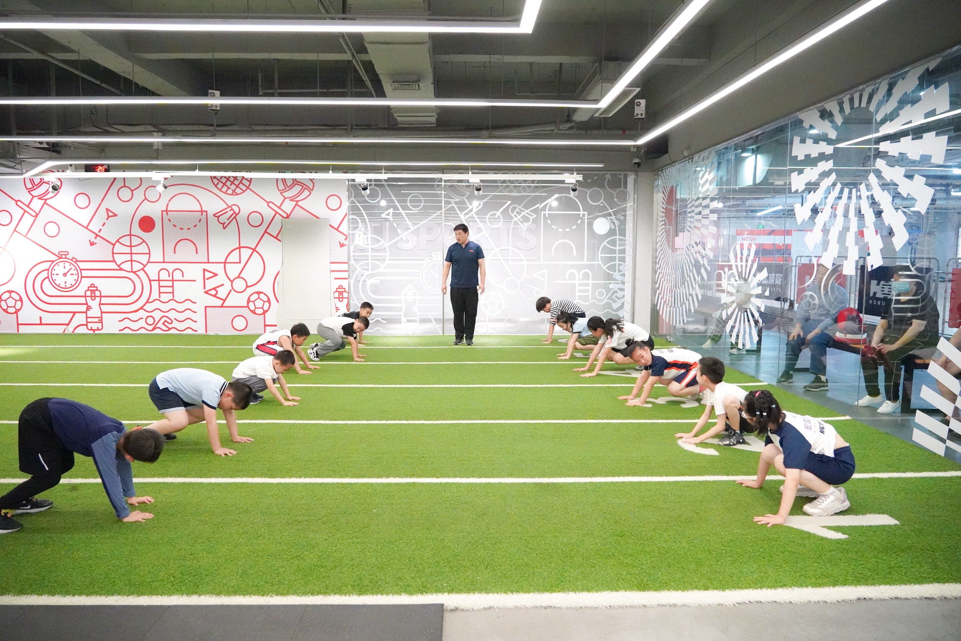 体能乐园开启,小小运动员们快乐起舞!🤸‍♂️😄