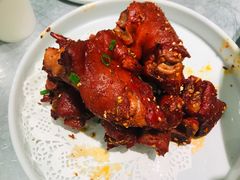 招牌脆皮糯猪手-姚姚酸菜鱼·金戈戈香港豉油鸡(喜荟城联名店)