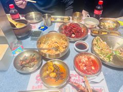 -草家酱蟹炭火烤肉店(珲春南路二店)