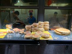 面包甜点陈列柜-阿布拉的馕(西北路店)