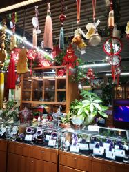 -灵彩珠宝(朗香街店)