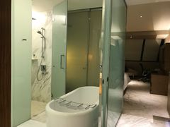 -上海滴水湖皇冠假日酒店