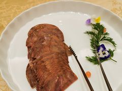 -乌兰湖畔草坪轻奢营地