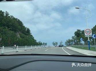 离开威海前租辆车兜一圈环海路,从幸福广场出发逆时针沿